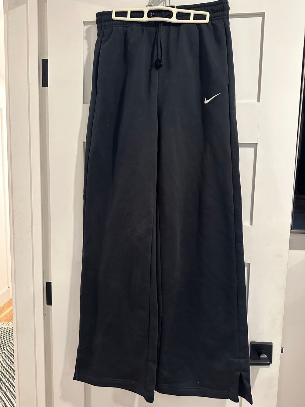 NWT Nike Black Womens Fleece Joggers Sweatpants